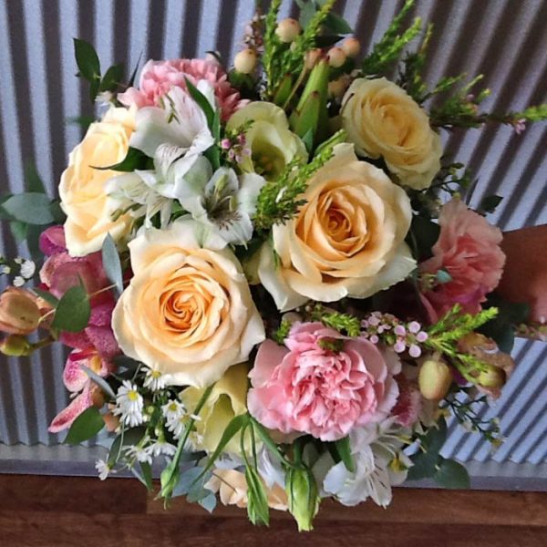 For your special wedding day flowers contact Park Ave Florist in Coffs Harbour to discuss options